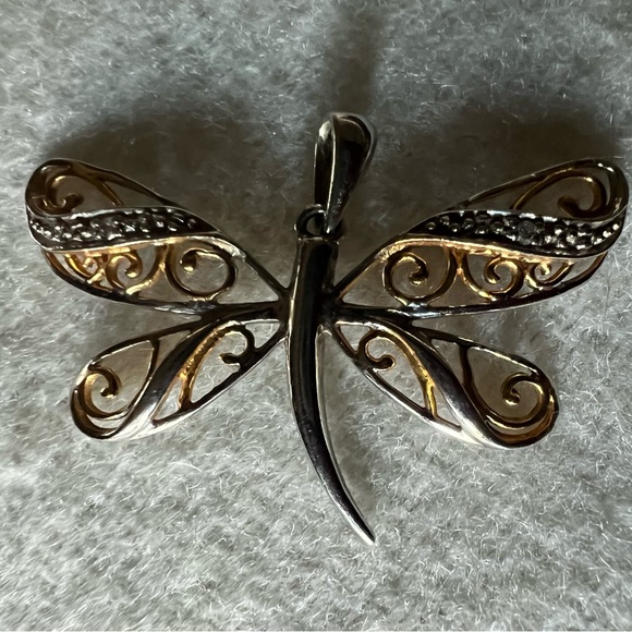 Dragonfly pendant 10k and diamonds - Picture 3 of 14